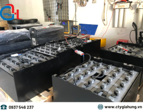 Sạc bình điện xe nâng đúng cách để tiết kiệm điện năng