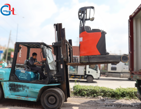 Lý do xe nâng dầu vẫn là lựa chọn số 1 trong công trình ngoài trời