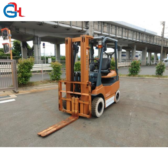 XE NÂNG ĐIỆN NGỒI LÁI 1,5 TẤN TOYOTA NHẬP BÃI