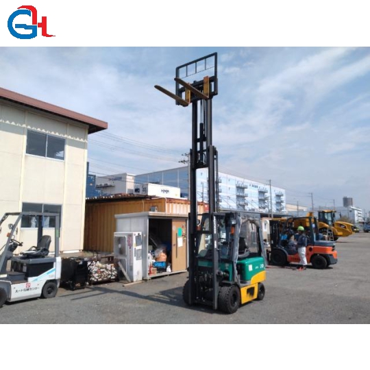 Xe nâng điện Komatsu 2 tấn năm 2013
