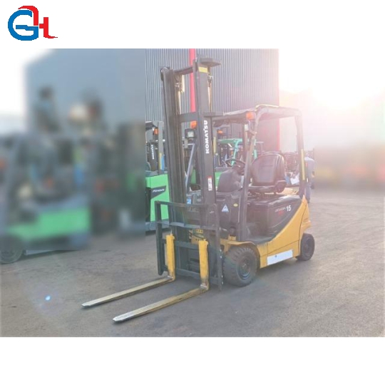 Xe nâng điện ngồi lái KOMATSU FB15-12